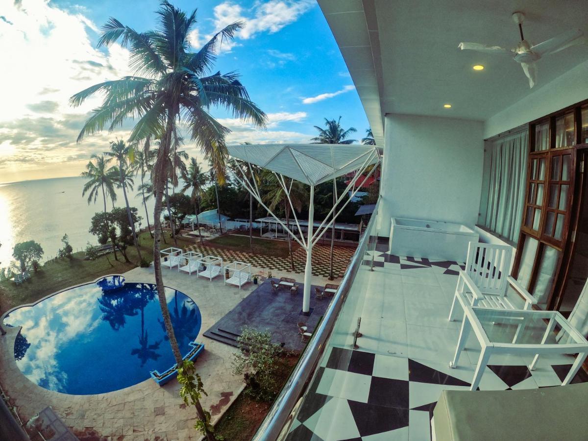 Elixir Cliff Beach Resort And Spa Varkala Exterior photo